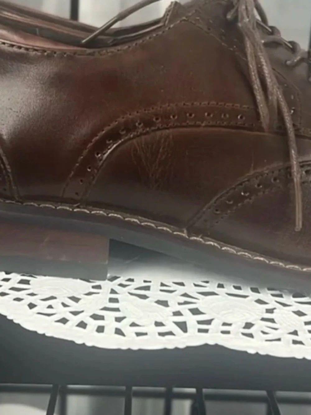 Joseph Abboud Brown Leather Wingtip Oxfords. EUC